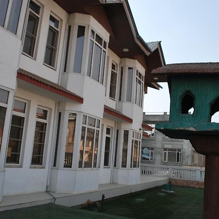 Kaisar Hotell Srīnagar Eksteriør bilde